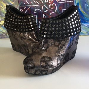 skull booties